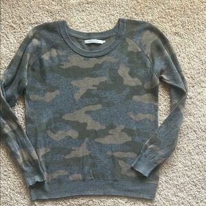 Stitch Fix. Stitches and Stripes Sm Green and Brown Crew Neck Camouflage Sweater